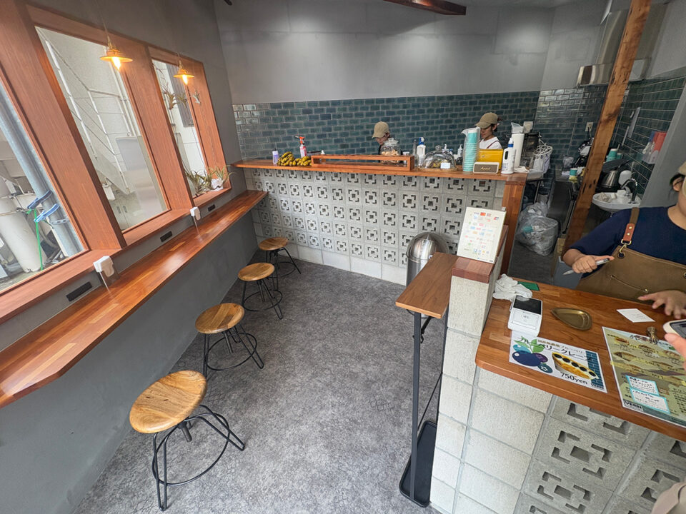crepe&cafe VERN（クレープアンドカフェ ヴァーン）　店内の雰囲気