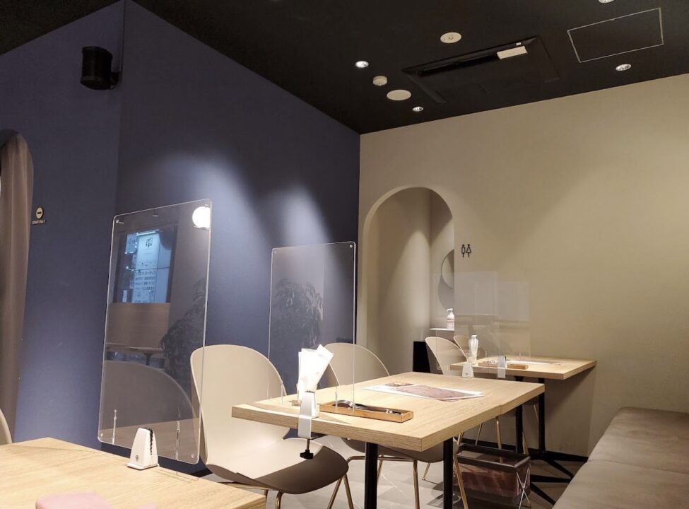 上野　カフェ　cafe&bar Cababre.　店内の雰囲気