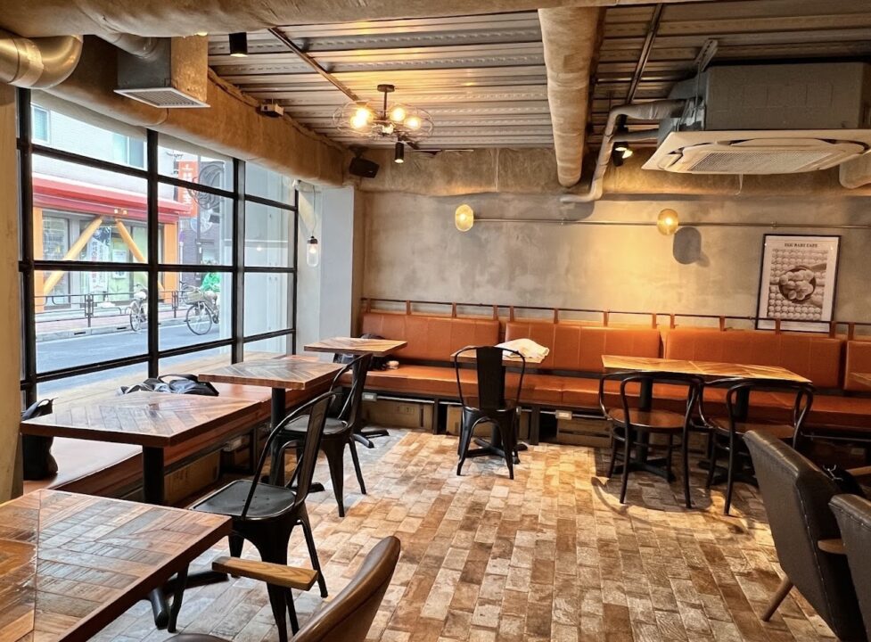 上野　カフェ　egg baby café　店内の雰囲気