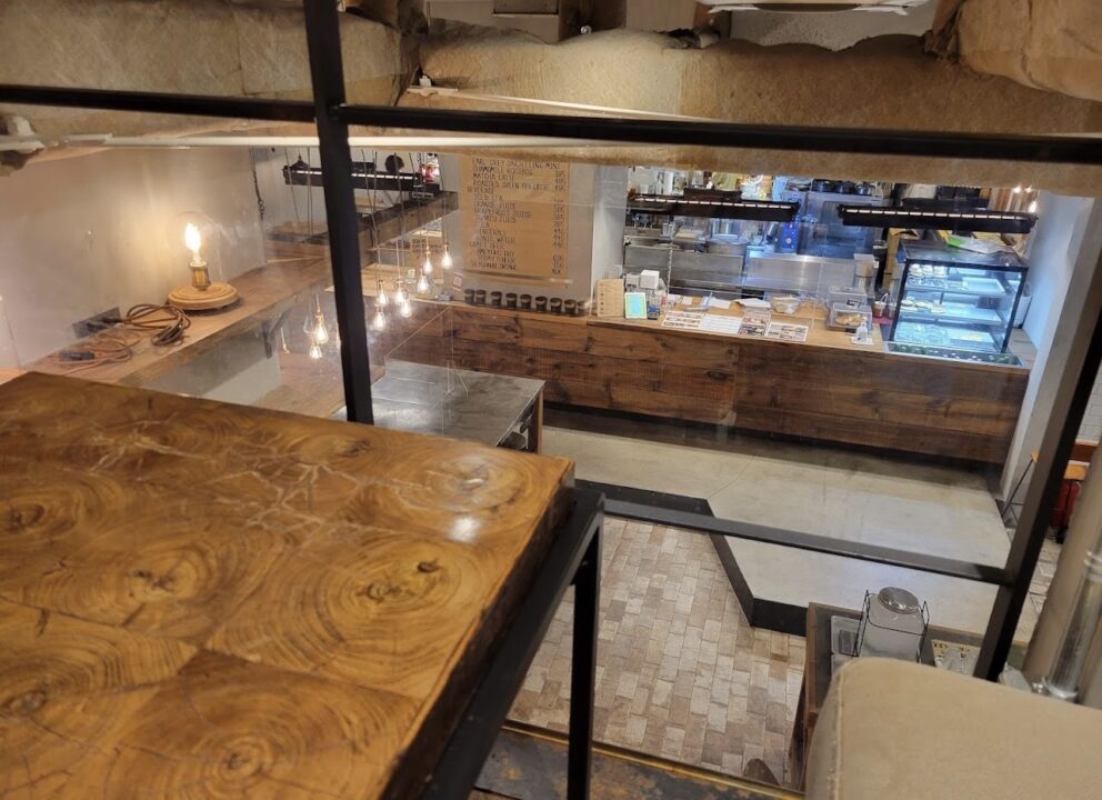 上野　カフェ　egg baby café　店内の雰囲気