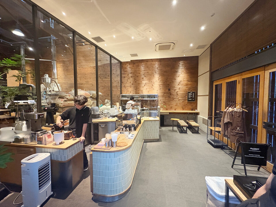 清澄白河　カフェ　Allpress Espresso Tokyo Roastery　店内の雰囲気