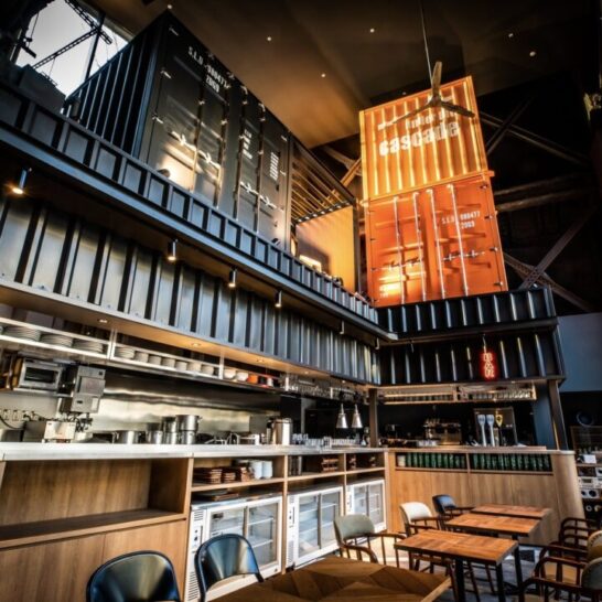 立川　カフェ　under the cascade（アンダーザカスケード）　店内の雰囲気