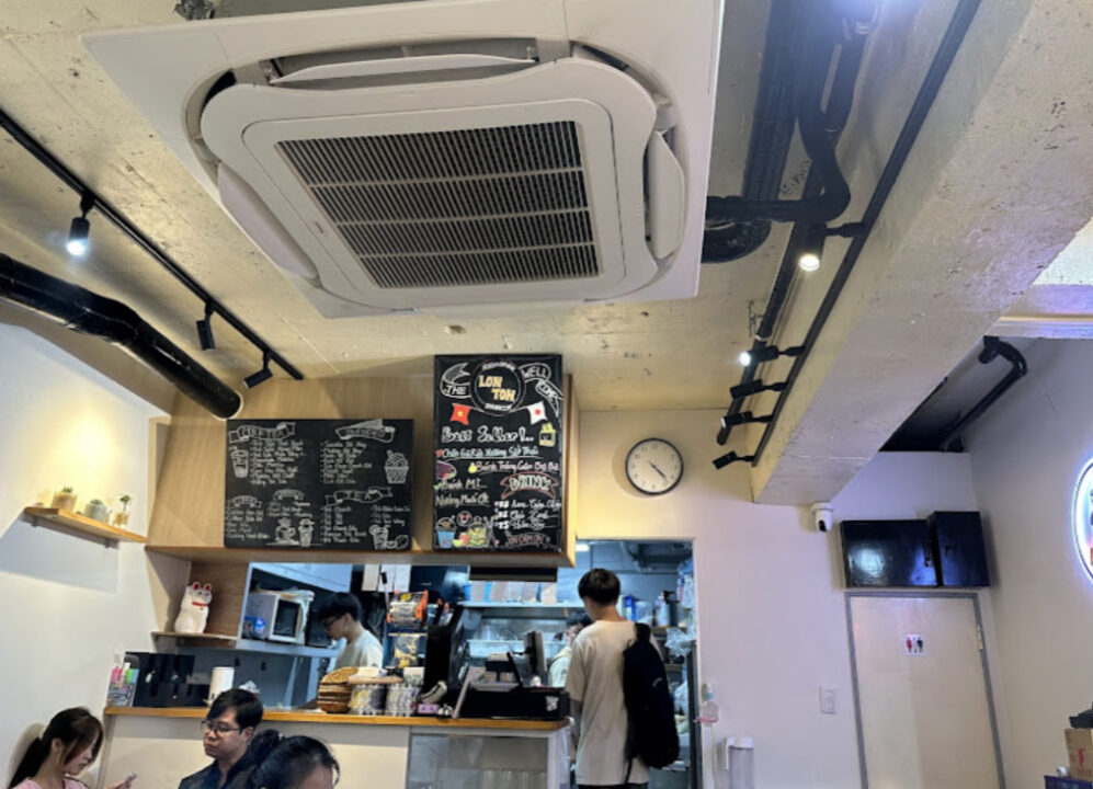 大久保　カフェ　Lon Ton（ロントン）　内観