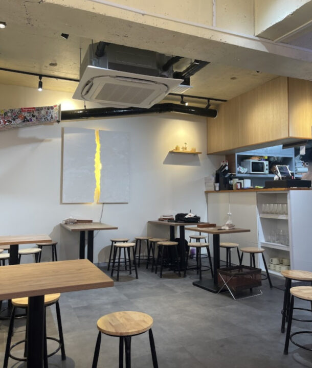大久保　カフェ　Lon Ton（ロントン）　店内の雰囲気