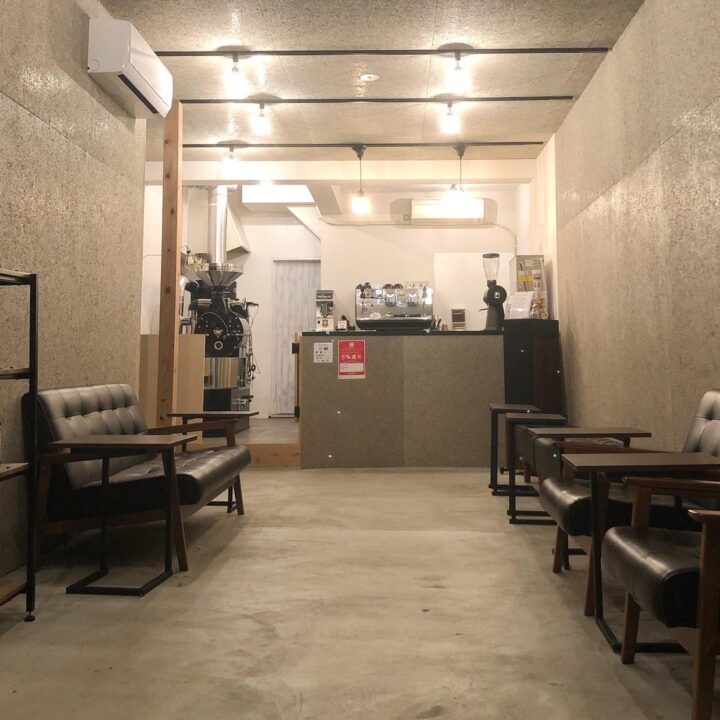 大久保　カフェ　Alternative Coffee Works (オルタナティブコーヒーワークス）　店内の雰囲気