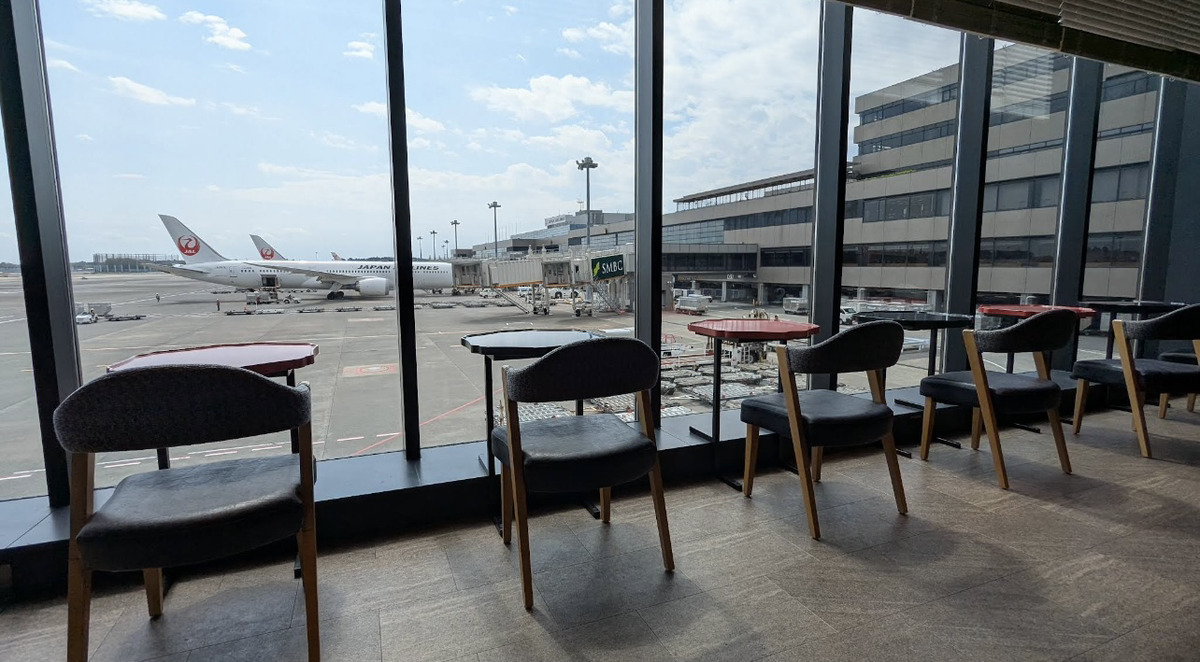 成田空港　カフェ　神乃珈琲　成田空港第２ターミナル　店内の雰囲気