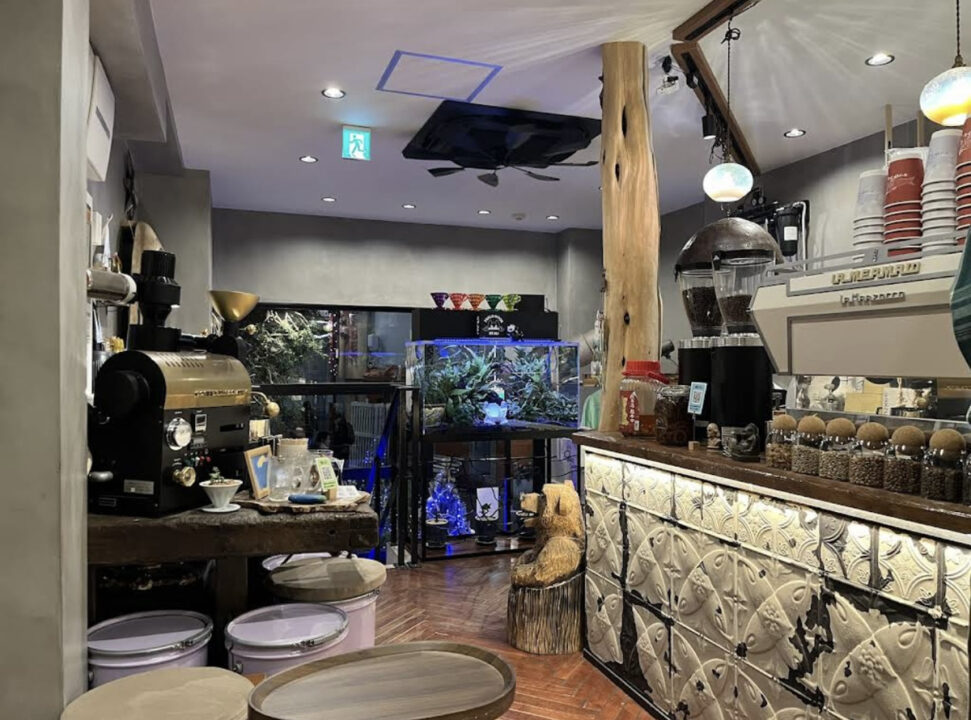 池袋　カフェ　マーメイドコーヒーロースターズ 池袋本店　店内の雰囲気