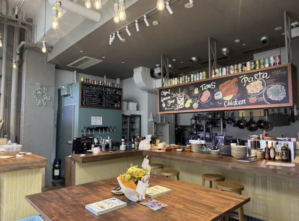 池袋　カフェ　P-144（ピーイチヨンヨン）×シトラバ　店内の雰囲気