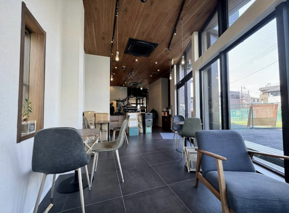 池袋　カフェ　WAVY COFFEE ROASTERS（ウェービーコーヒーロースターズ）　店内の雰囲気
