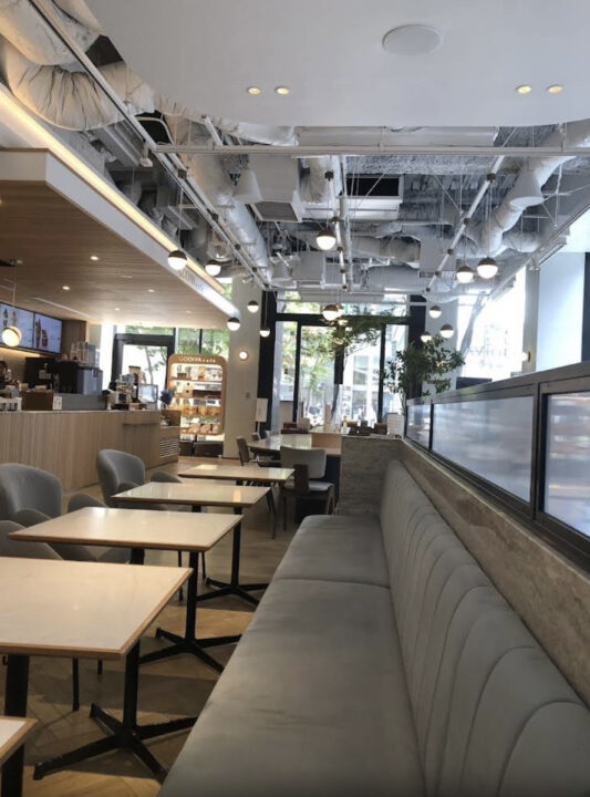 日本橋　カフェ　GODIVA café Nihonbashi（ゴディバカフェ ニホンバシ）　店内の雰囲気