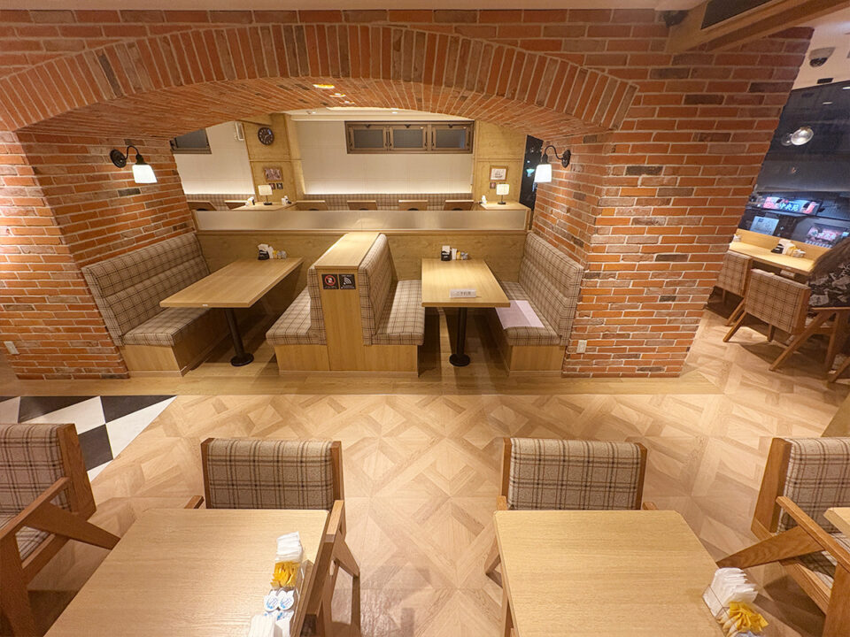 CAFE ECLA（カフェエクラ）店内の雰囲気