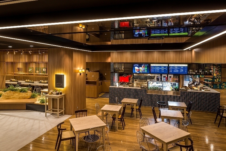 大久保　カフェ　ザ・ステーション カフェバー　店内の雰囲気