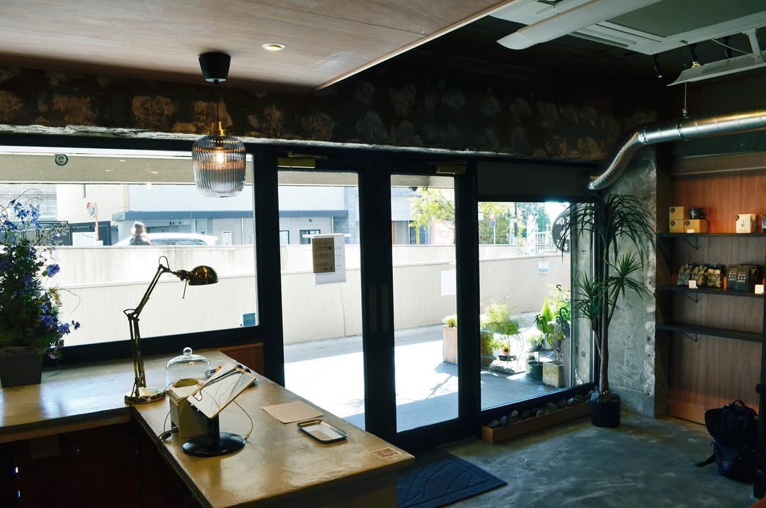 武蔵小金井　カフェ　WISE MAN COFFEE（ワイズマンコーヒー） 店内の雰囲気