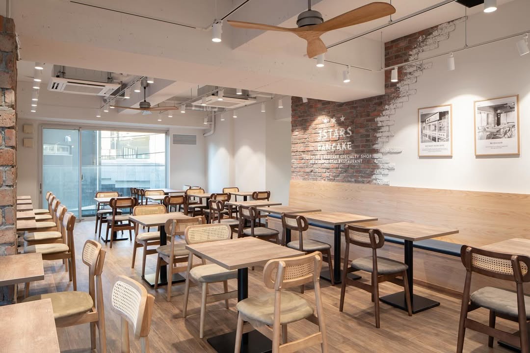武蔵小杉　カフェ　3 STARS PANCAKE （スリースターズパンケーキ）　店内の雰囲気