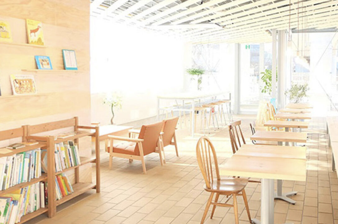 武蔵小金井　カフェ　ラ・ブランジュリ キィニョン 武蔵小金井ののみち店　店内の雰囲気