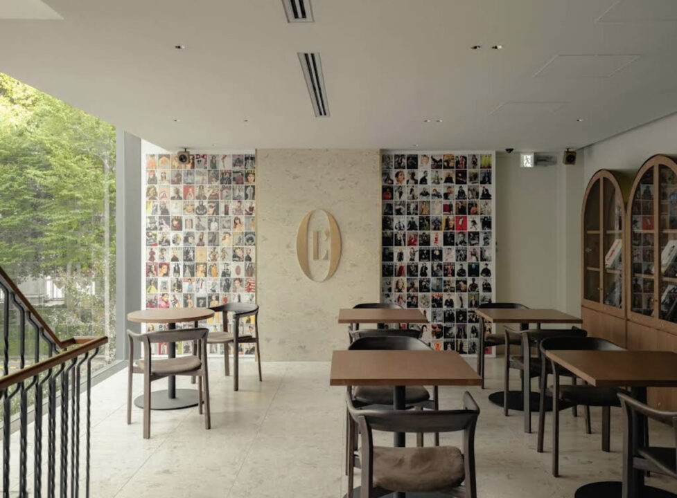 表参道　カフェ　L'OFFICIEL COFFEE（ロフィシェルコーヒー）　店内の雰囲気