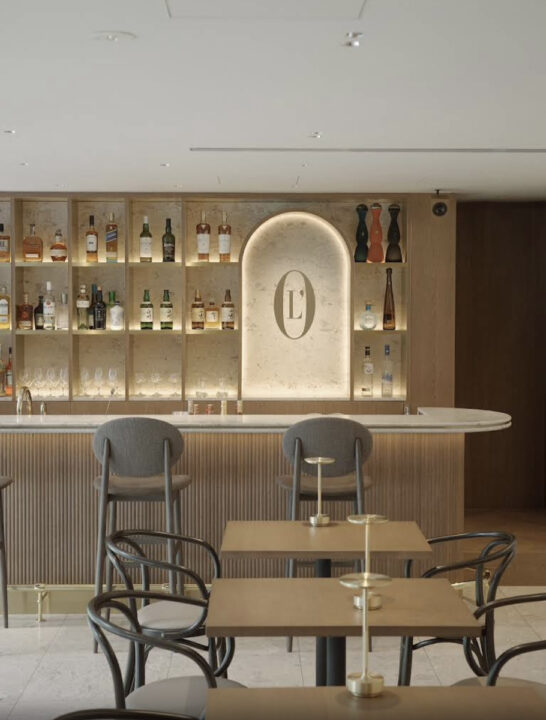 表参道　カフェ　L'OFFICIEL COFFEE（ロフィシェルコーヒー）　店内の雰囲気