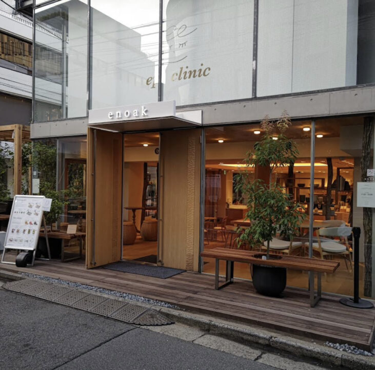 表参道　カフェ　enoak（エノーク）　外観 