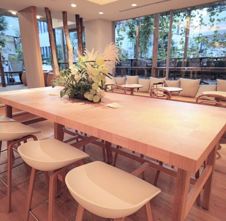 表参道　カフェ　enoak（エノーク）　店内の雰囲気 