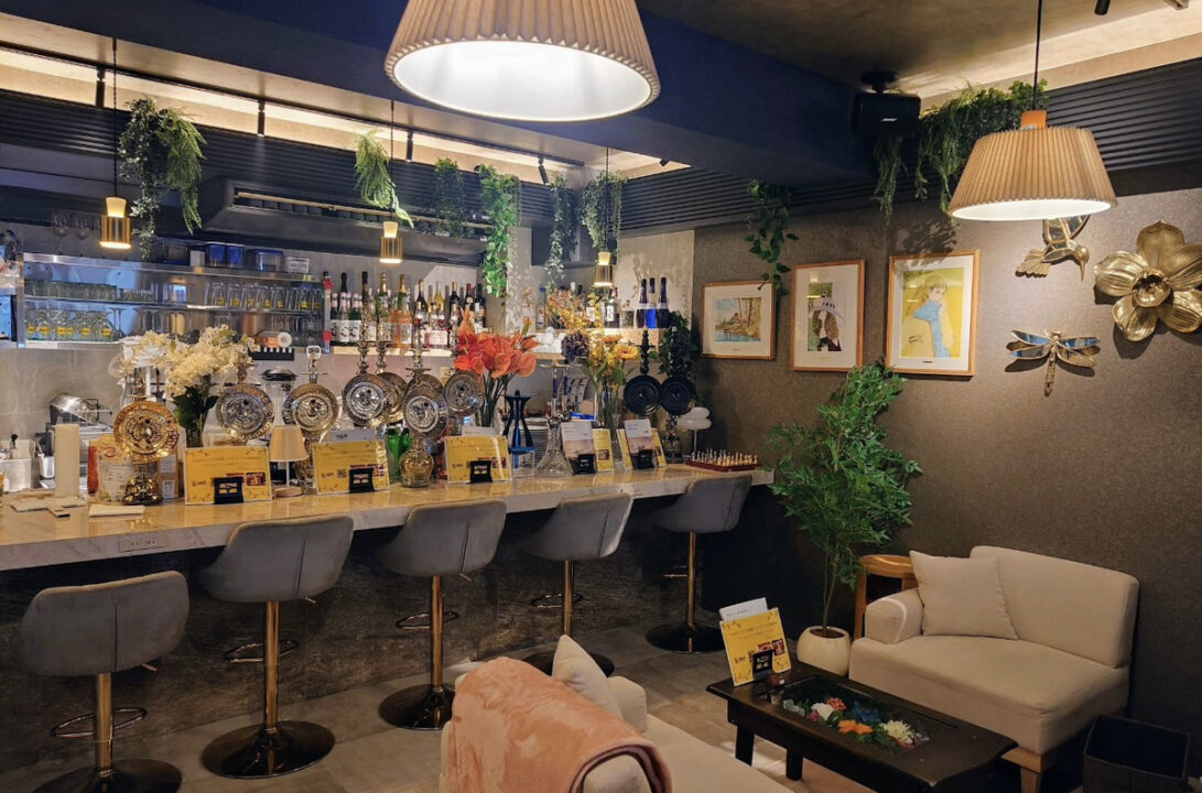 渋谷 カフェ YOLO cafe & bar 宮益坂店(ヨロカフェアンドバー) 店内の雰囲気