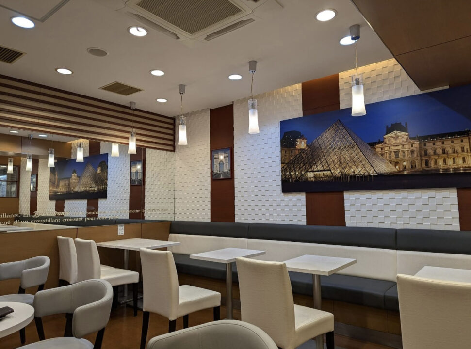 御茶ノ水　カフェ　Delifrance お茶の水カフェベーカリー店（デリフランス）　店内の雰囲気 