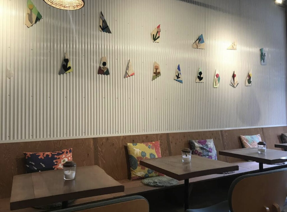 三鷹　カフェ　フジヤコーヒー supports by 横森珈琲　店内の雰囲気 