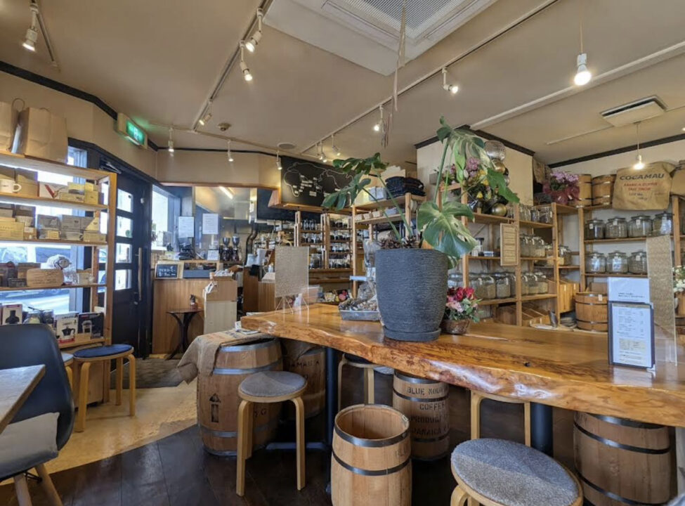 三鷹　カフェ　YOUR SIDE COFFEE（ユアサイドコーヒー）　店内の雰囲気