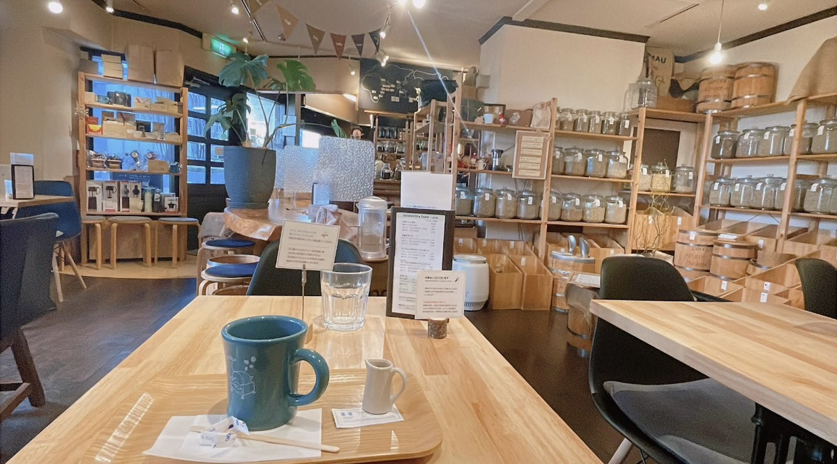 三鷹　カフェ　YOUR SIDE COFFEE（ユアサイドコーヒー）　店内の雰囲気