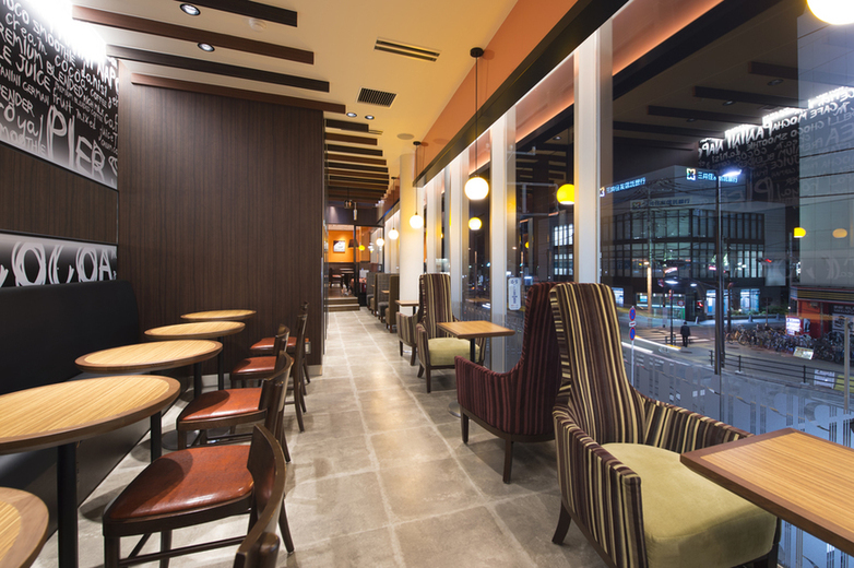 武蔵小金井　カフェ　PIER'S CAFE（ピアーズカフェ） nonowa武蔵小金井店 店内の雰囲気