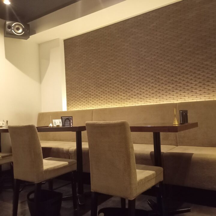 本郷三丁目 自家焙煎珈琲みじんこ 店内の雰囲気