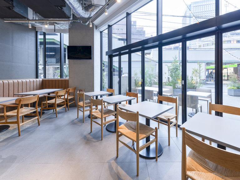 水道橋　カフェ　KANPAI TERRACE （カンパイ テラス）　店内の雰囲気
