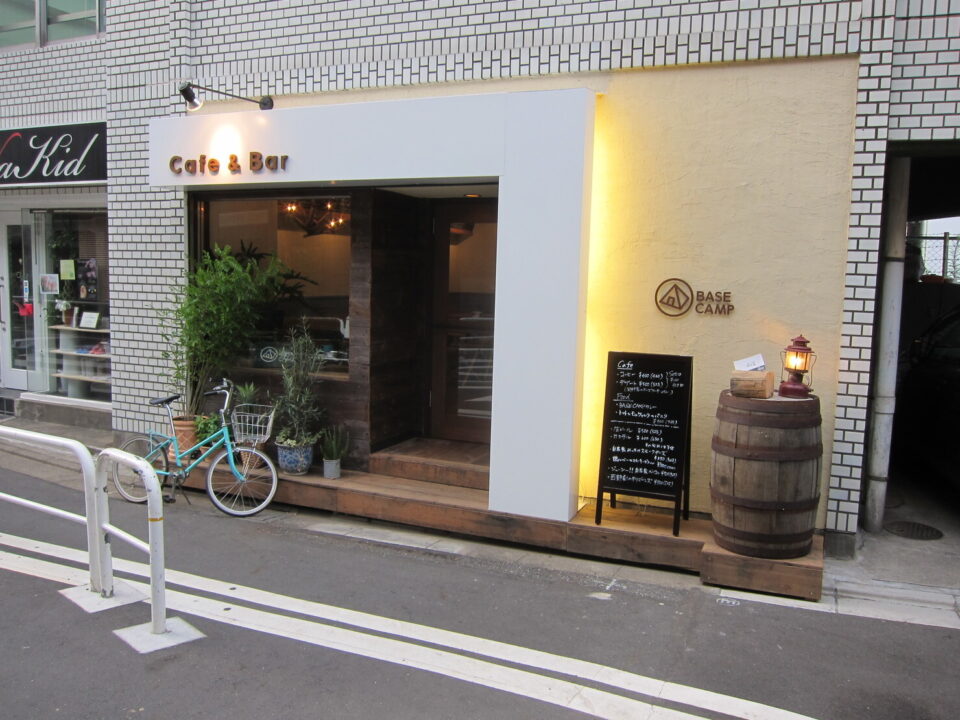水道橋　カフェ　BASE CAMP（ベースキャンプ）　外観