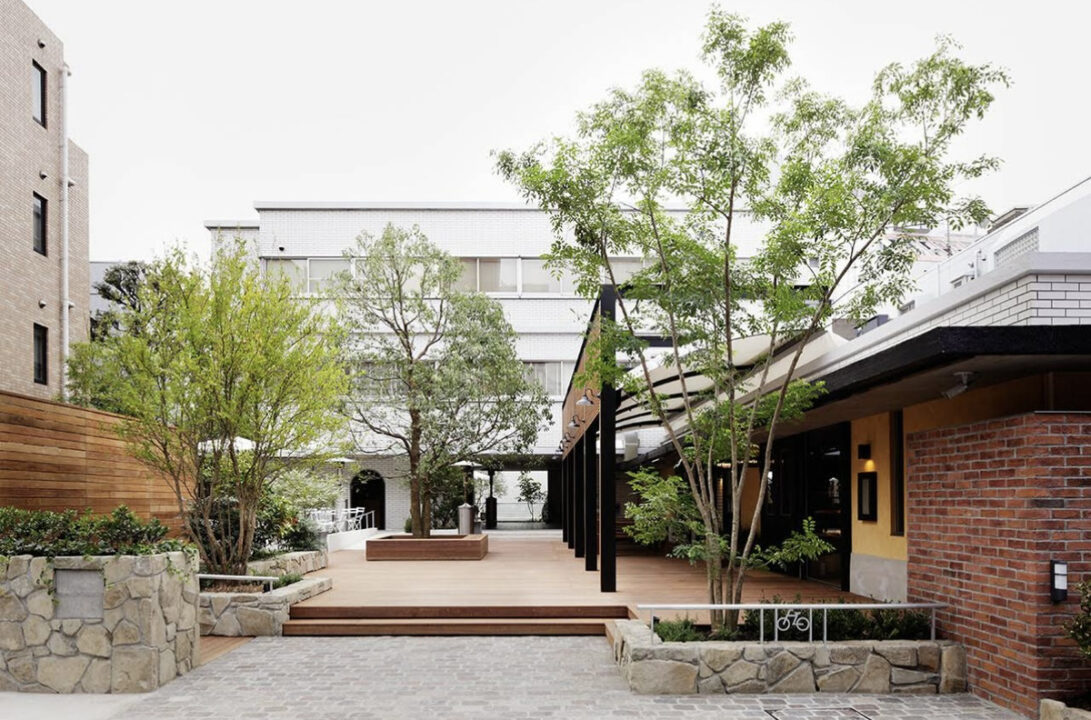 青山　カフェ　カフェ crisscross（クリスクロス）　　外観 