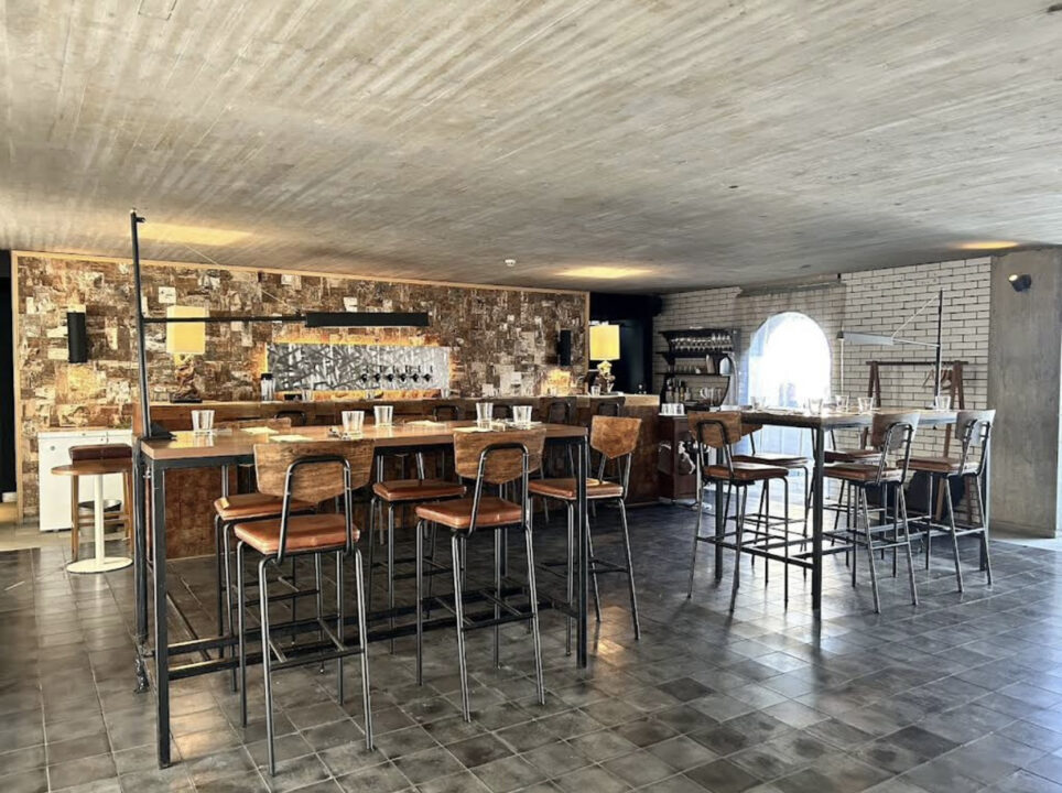 青山　カフェ　カフェ crisscross（クリスクロス）　　店内の雰囲気 