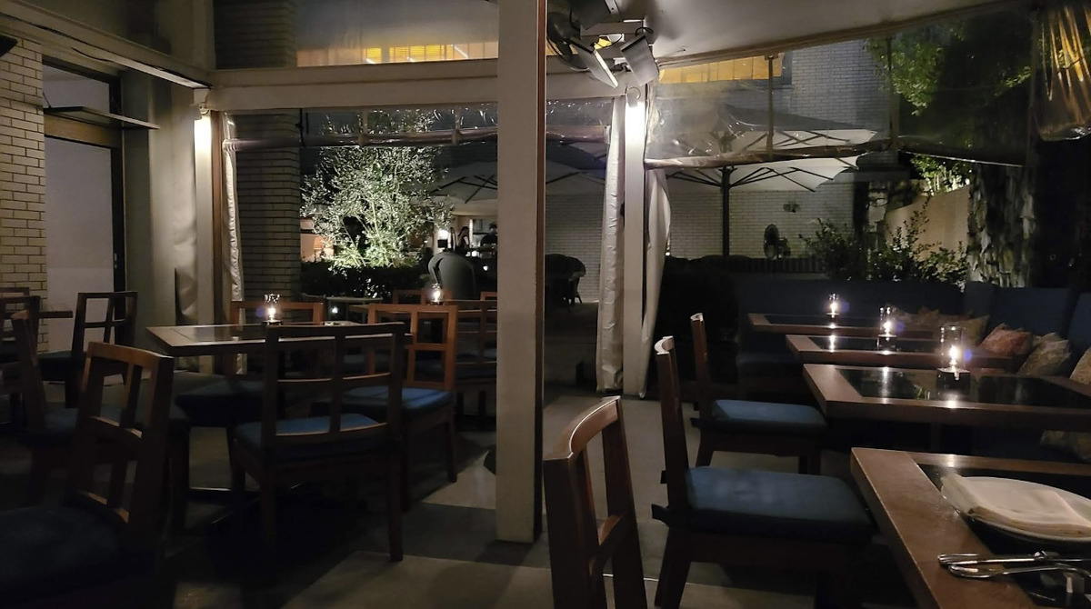 青山　カフェ　カフェ crisscross（クリスクロス）　　店内の雰囲気 