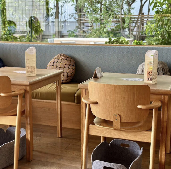 青山　カフェ　call cafe（コールカフェ） 家と庭　店内の雰囲気