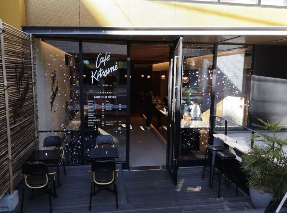 青山　カフェ　Café Kitsuné Aoyama（カフェ キツネ アオヤマ）　外観