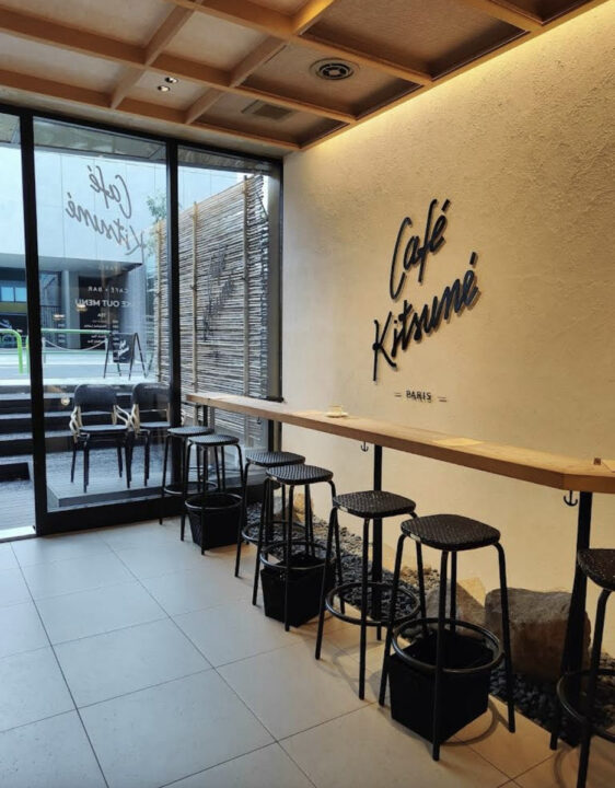 青山　カフェ　Café Kitsuné Aoyama（カフェ キツネ アオヤマ）店内の雰囲気 