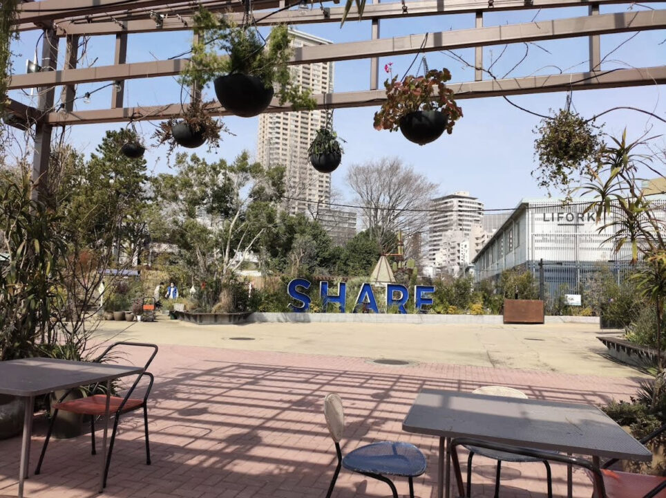 青山　カフェ　Little Darling Coffee Roasters（リトル ダーリン コーヒー ロースターズ）　店内の雰囲気