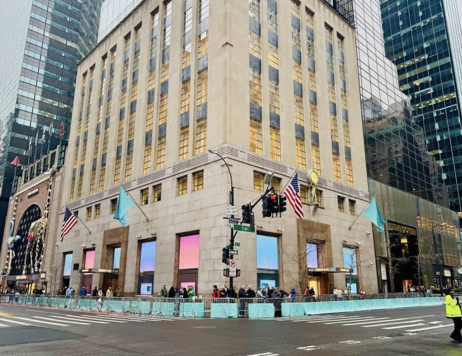 ニューヨーク カフェ Blue Box Café by Daniel Boulud(ブルー ボックス カフェ バイ ダニエル ブールー) 外観