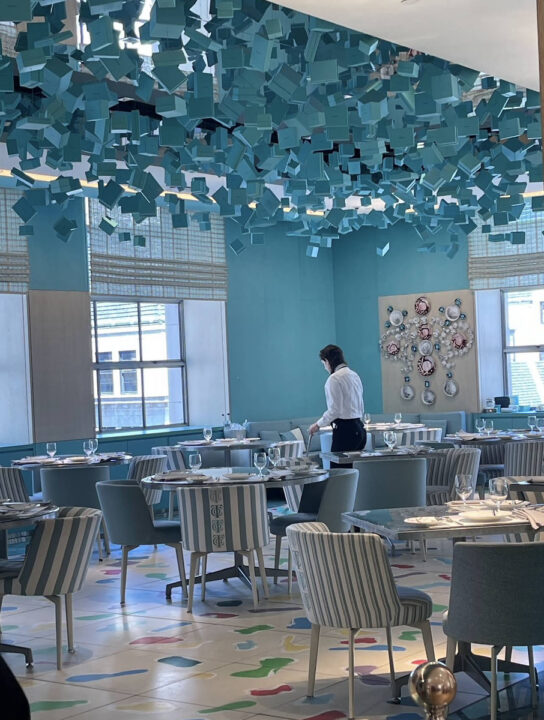 ニューヨーク カフェ Blue Box Café by Daniel Boulud(ブルー ボックス カフェ バイ ダニエル ブールー) 店内の雰囲気