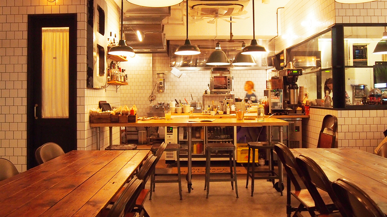 駒澤大学　カフェ　BROOKLYN RIBBON FRIES KOMAZAWA（ブルックリンリボンフライズ 駒澤）店内の雰囲気