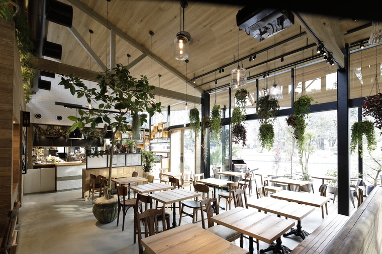 駒澤大学　カフェ　Mr.FARMER（ミスターファーマー） 駒沢オリンピック公園　店内の雰囲気