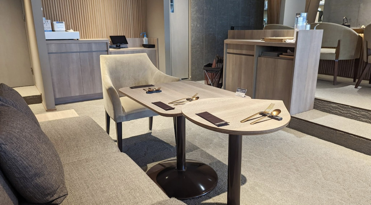 麻布十番　カフェ　茶房 HISAYA LOUNGE（ヒサヤ ラウンジ）　店内の雰囲気