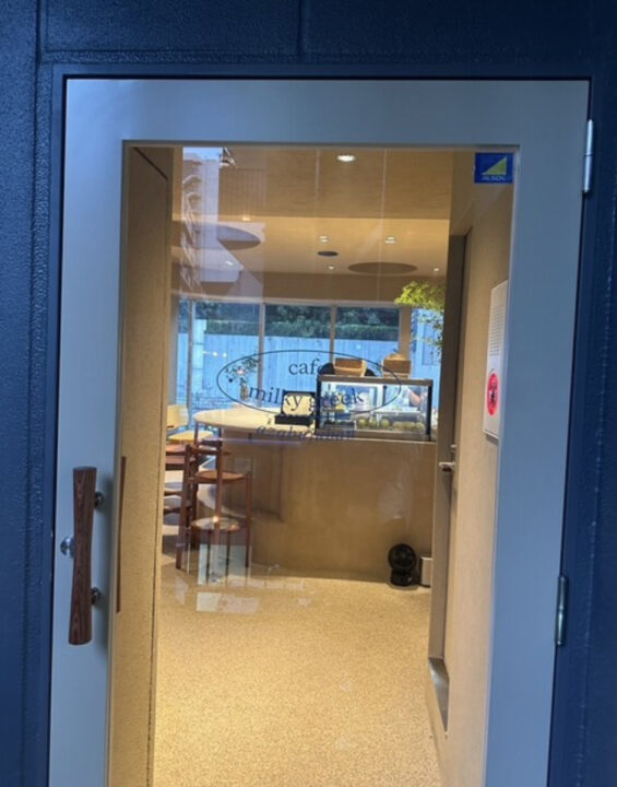 麻布十番　カフェ　cafe milkygreek（カフェ ミルキーグリーク）　外観