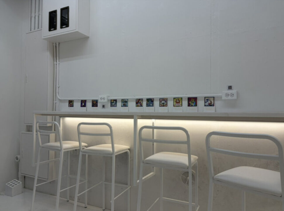 麻布十番　カフェ　ROAR COFFEE Azabujuban（ロアールコーヒー アザブジュウバン）　店内の雰囲気