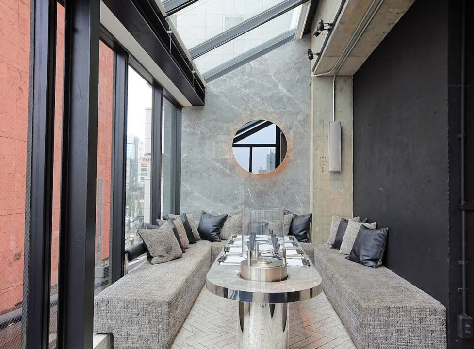 表参道　カフェ　MERCER BRUNCH TERRACE HOUSE（マーサーブランチテラスハウス）　店内の雰囲気