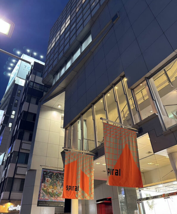 表参道　カフェ　Spiral Cafe（スパイラルカフェ）　外観　
