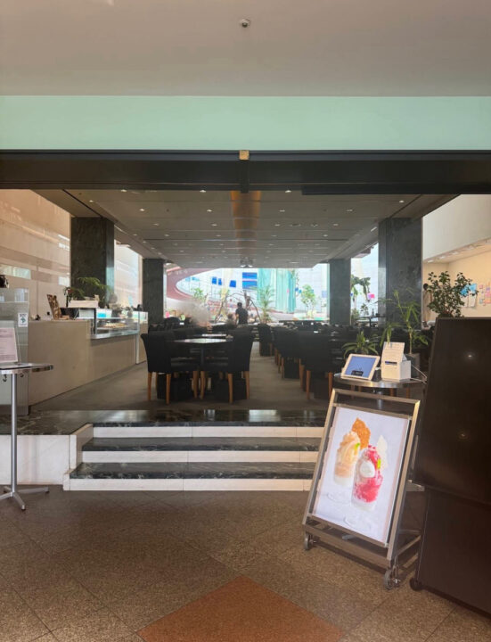 表参道　カフェ　Spiral Cafe（スパイラルカフェ）　外観　