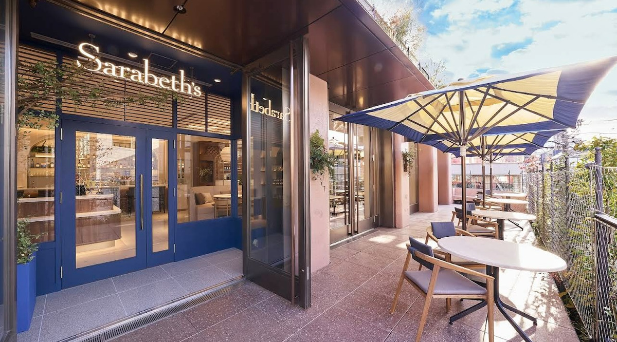 表参道　カフェ　Sarabeth’s（サラベス）表参道店　外観 